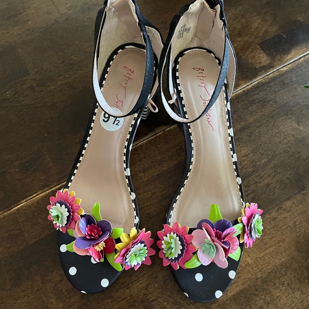 Betsy Johnson floral sandals